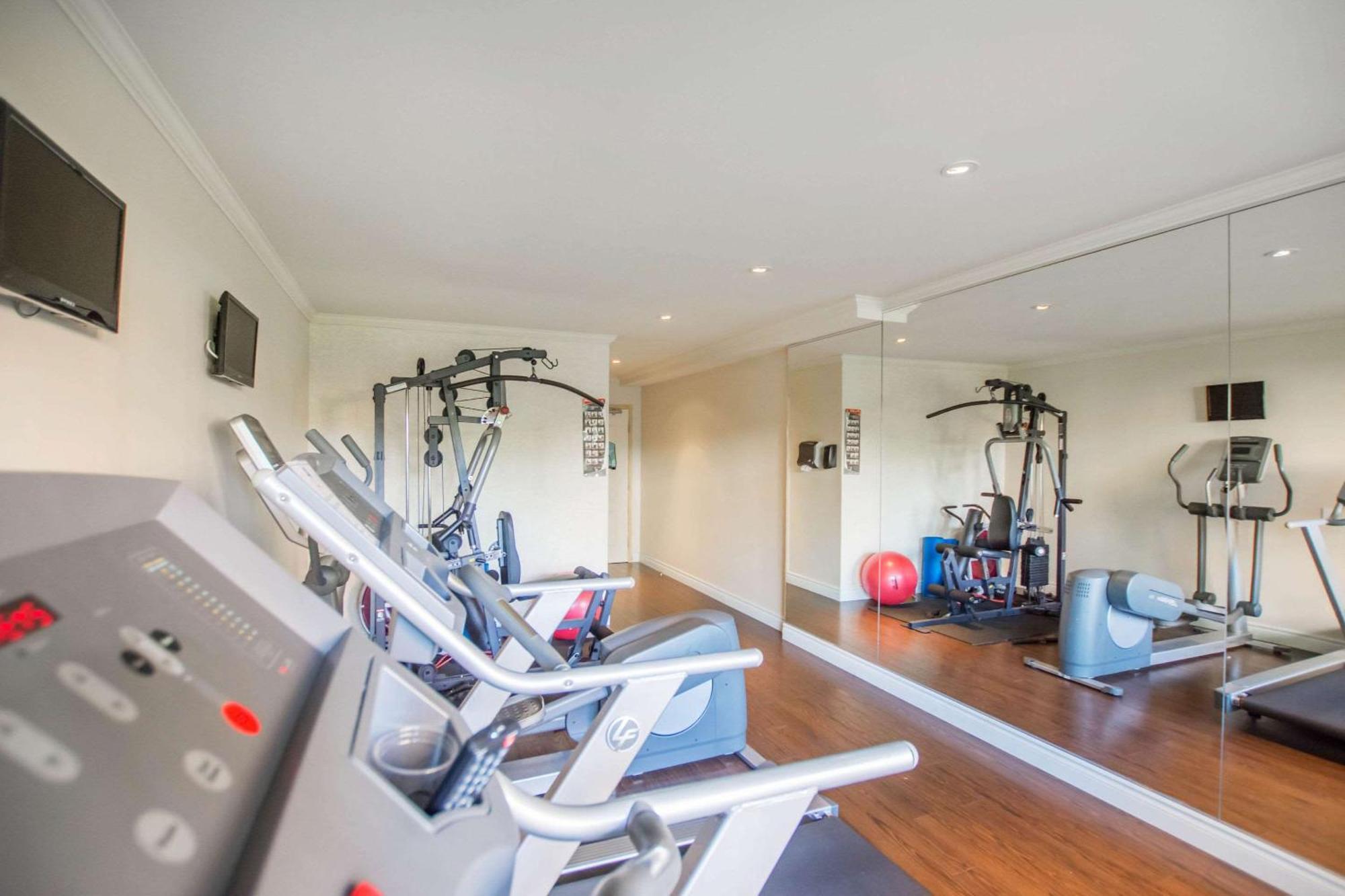 St Christophe Hotel & Spa, Ascend Hotel Collection Granby Esterno foto