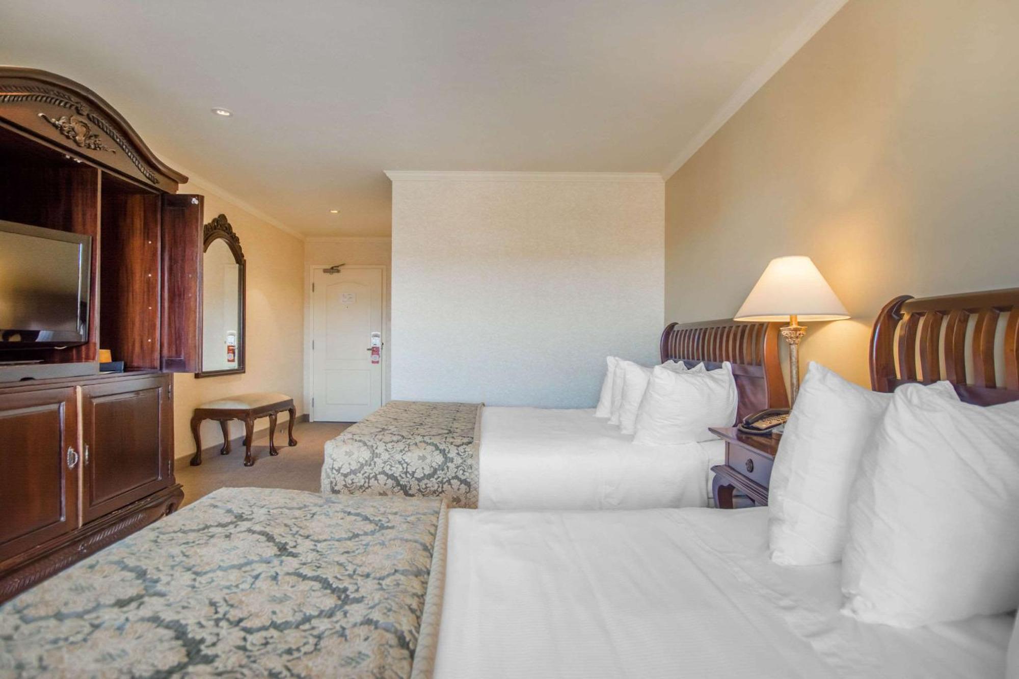 St Christophe Hotel & Spa, Ascend Hotel Collection Granby Esterno foto